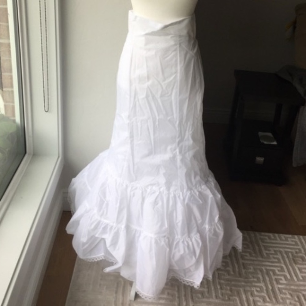 David’s Bridal White Fit and Flare Slip